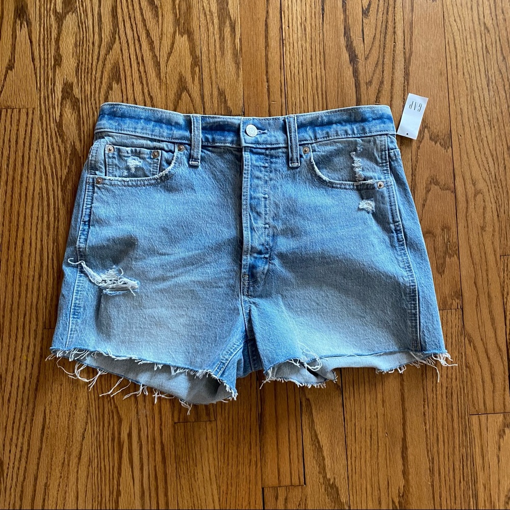NWT Gap high rise Cheeky cutoff shorts